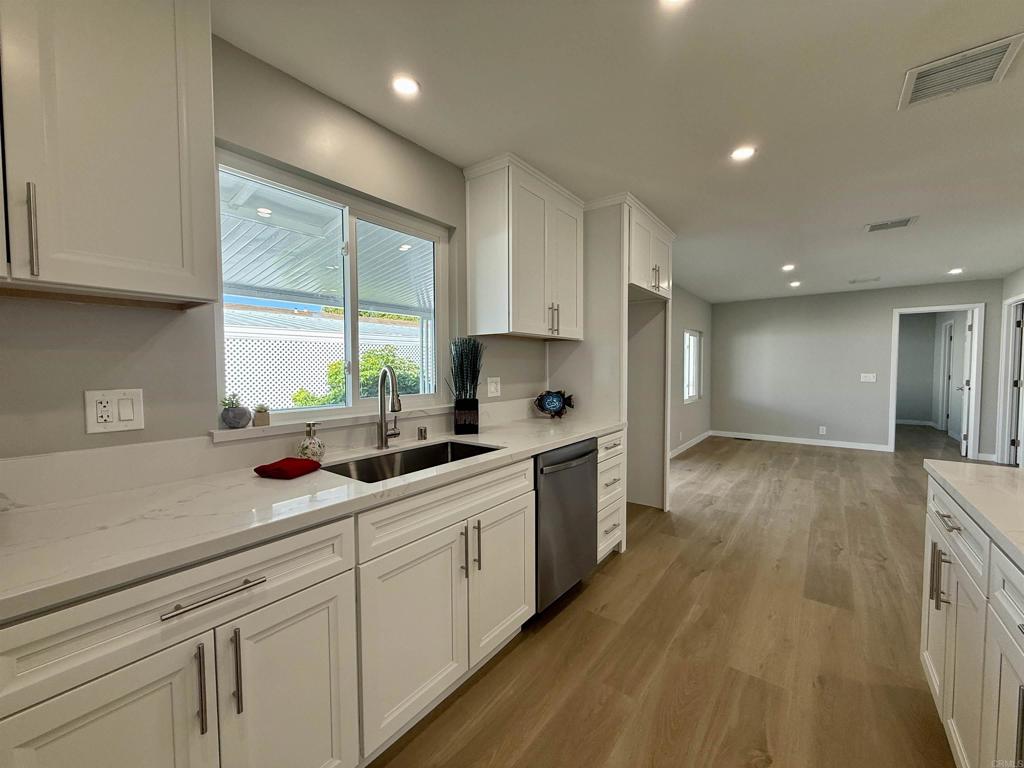 276 N El Camino Real 26