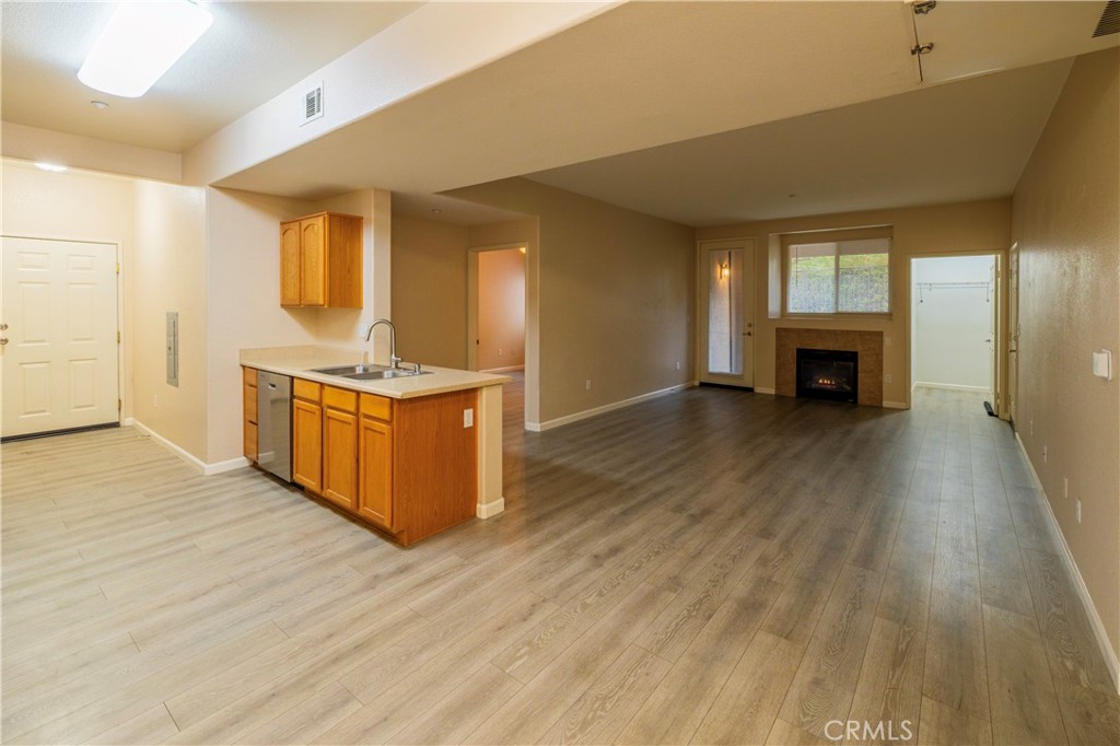 41410 Juniper Street 1711