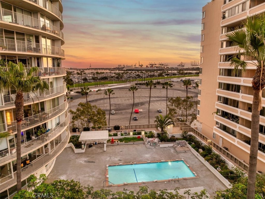 700 E Ocean 601