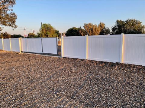 Photo of 14650 Boyle Avenue, Fontana, CA 02337 (MLS # IV25220974) Photo of 14650 Boyle Avenue, Fontana, CA 02337 (MLS # IV25220974)