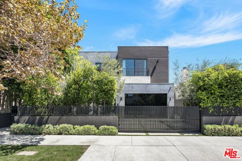 Photo of 356 N La Jolla Avenue, Los Angeles, CA 90048 (MLS # 26848597)