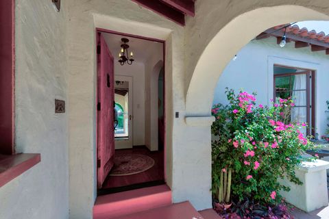 Photo of 524 S Calle Ajo, Palm Springs, CA 92264 (MLS # 219144480DA)