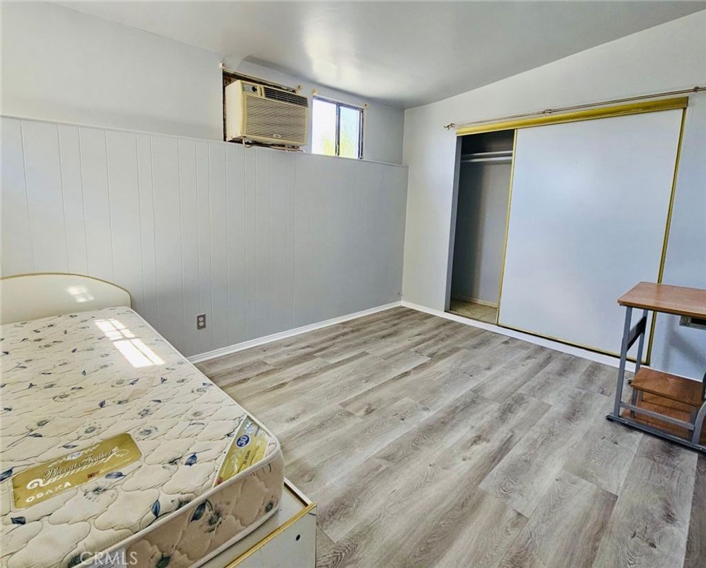 listing image 130729397556491968069