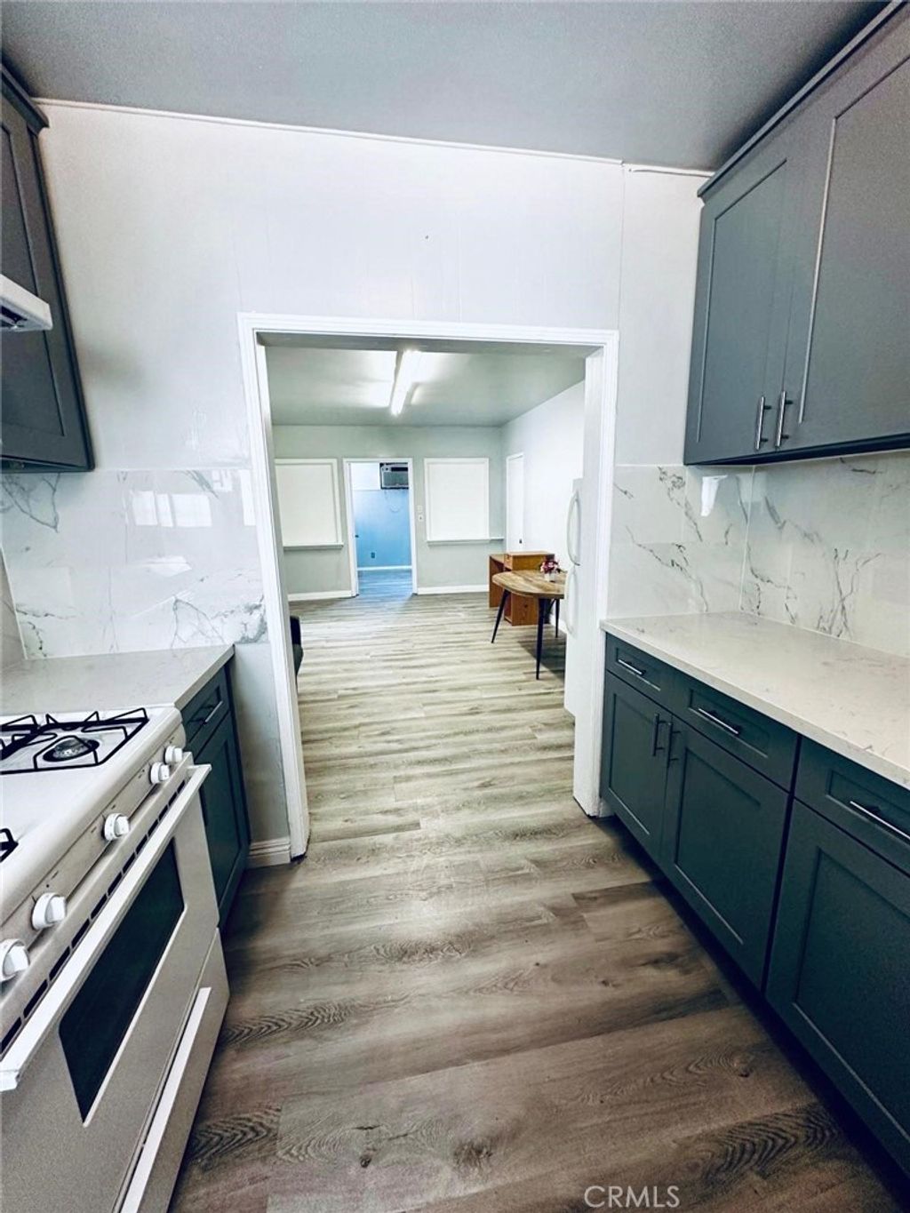 listing image 130726858249674651505