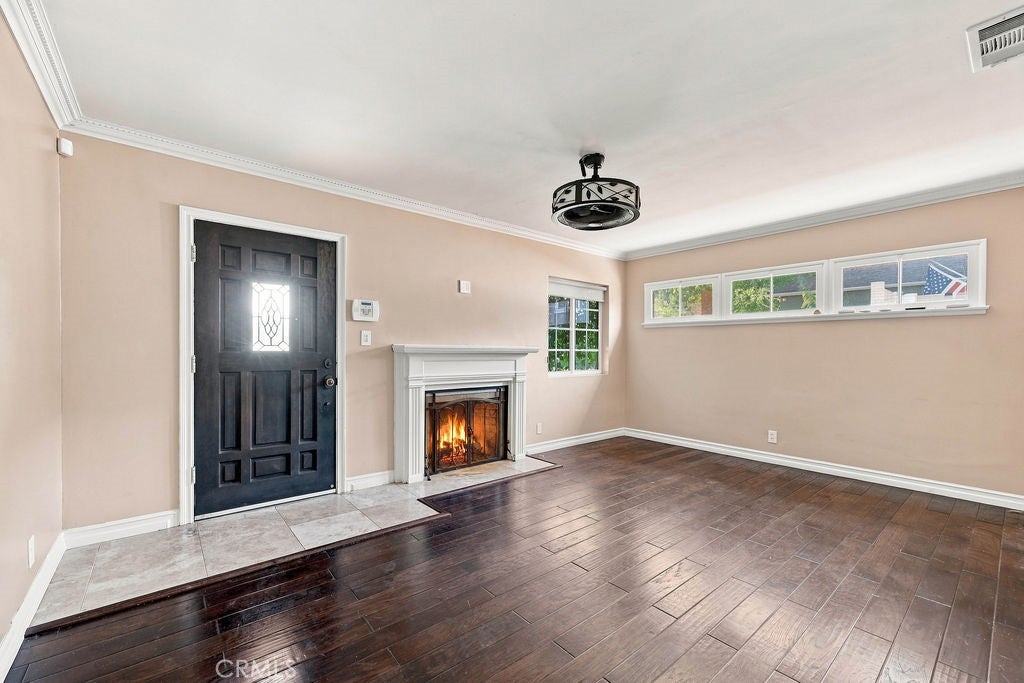 Photo of 2812 N Buena Vista Street, Burbank, CA 91504 (MLS # SR26197728)