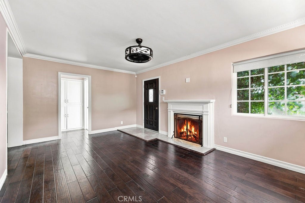 2812 N Buena Vista Street