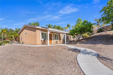 Photo of 14224 Ashton LN, Riverside, CA 92508 (MLS # IV26107391)