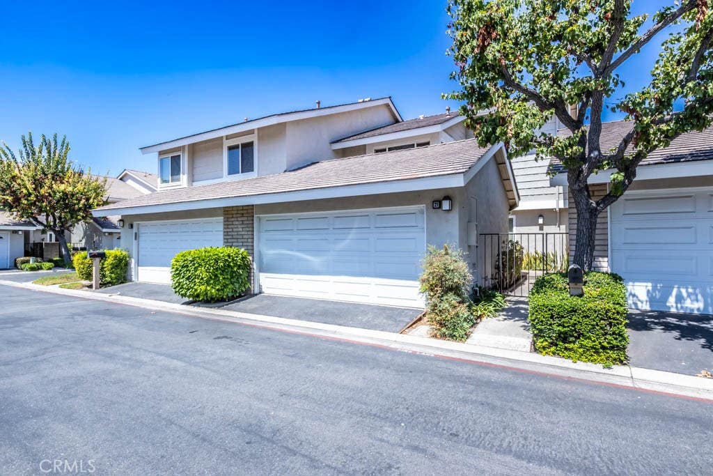 Photo of 21 Ashbrook #102, Irvine, CA 92604 (MLS # PW26135975)