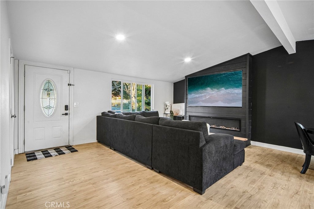 502 E Wilshire