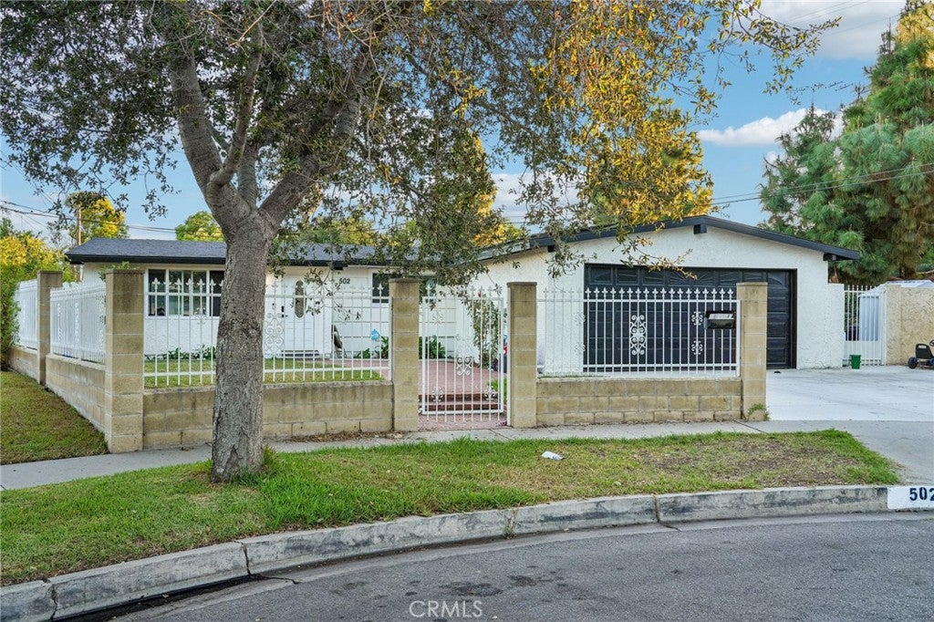 502 E Wilshire