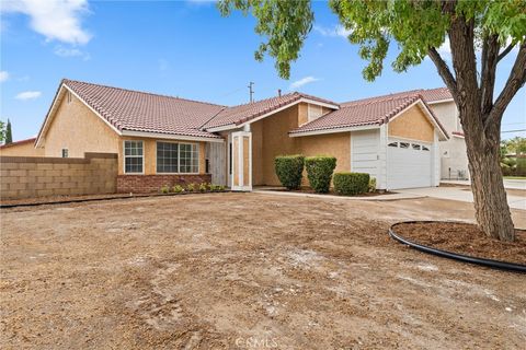 Photo of 43610 16th St E, Lancaster, CA 93535 (MLS # SR25228637)