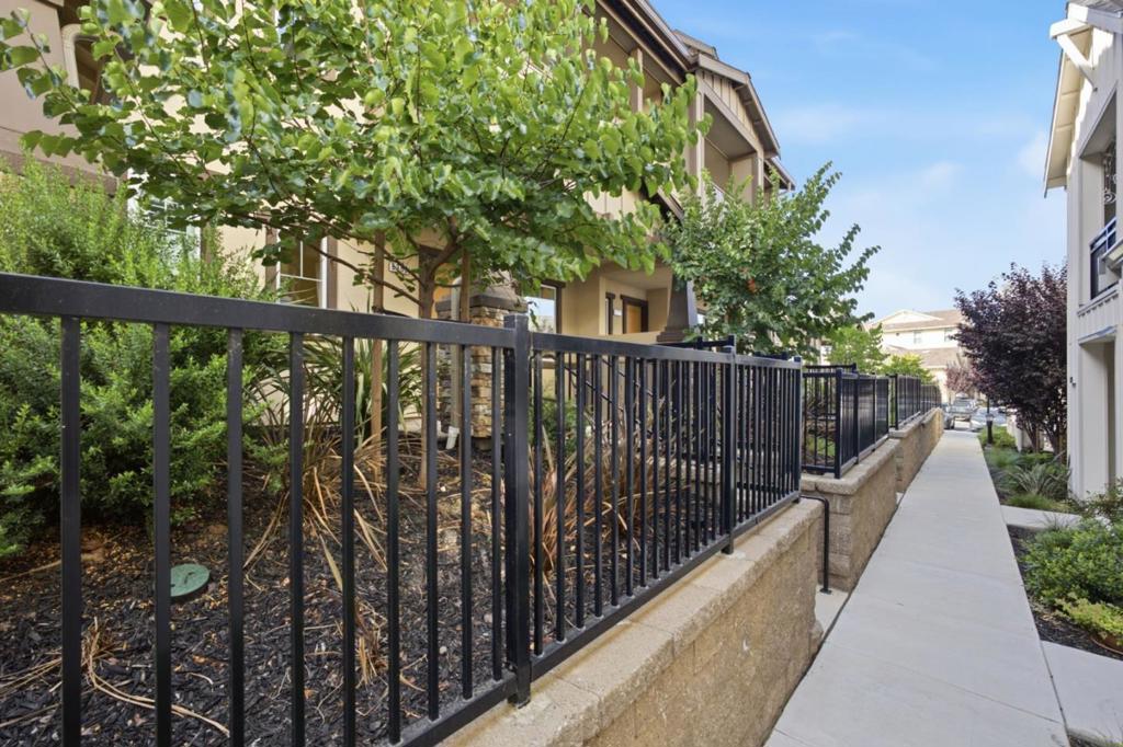 6389 Tawhana Lane