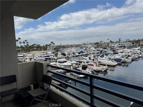 Photo of 4165 Warner Avenue #202, Huntington Beach, CA 92649 (MLS # OC26095989)