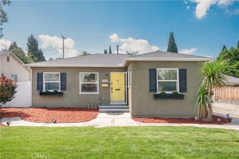 Photo of 4290 Oakwood Pl, Riverside, CA 92506 (MLS # IV26070516)