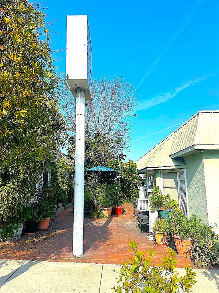 947 Manhattan Beach Blvd Boulevard