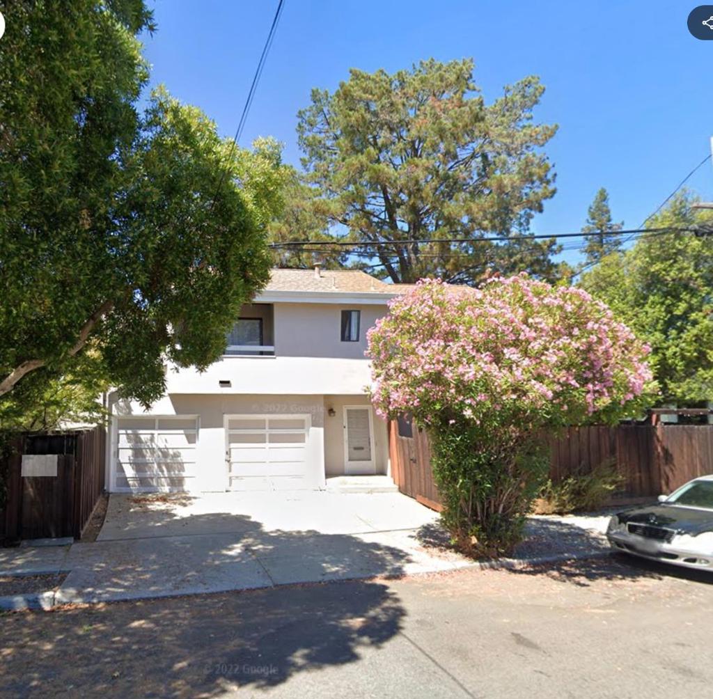 Discover the allure of this stunning property! Featuring 3 bedrooms, 3 baths, a convenient laundry room, and modern updates, this 1,546 sq. ft. unit is ideal for cozy living and hosting gatherings.