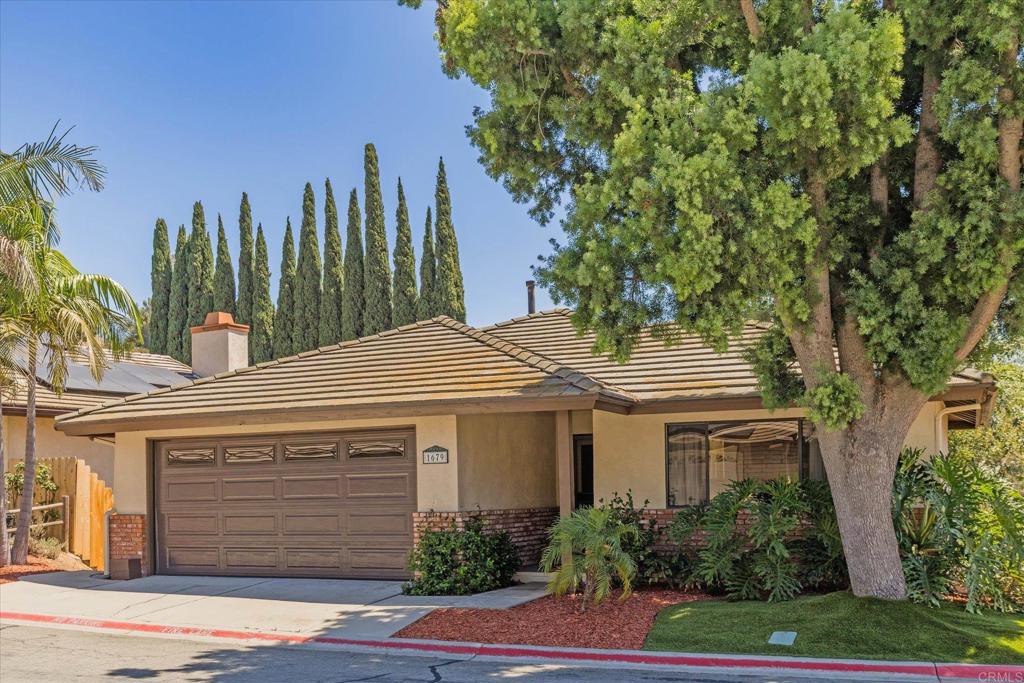 1679 Madrone Glen