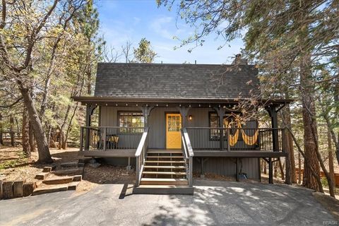 Photo of 1635 Cascade Road, Big Bear, CA 92314 (MLS # 219130615DA)