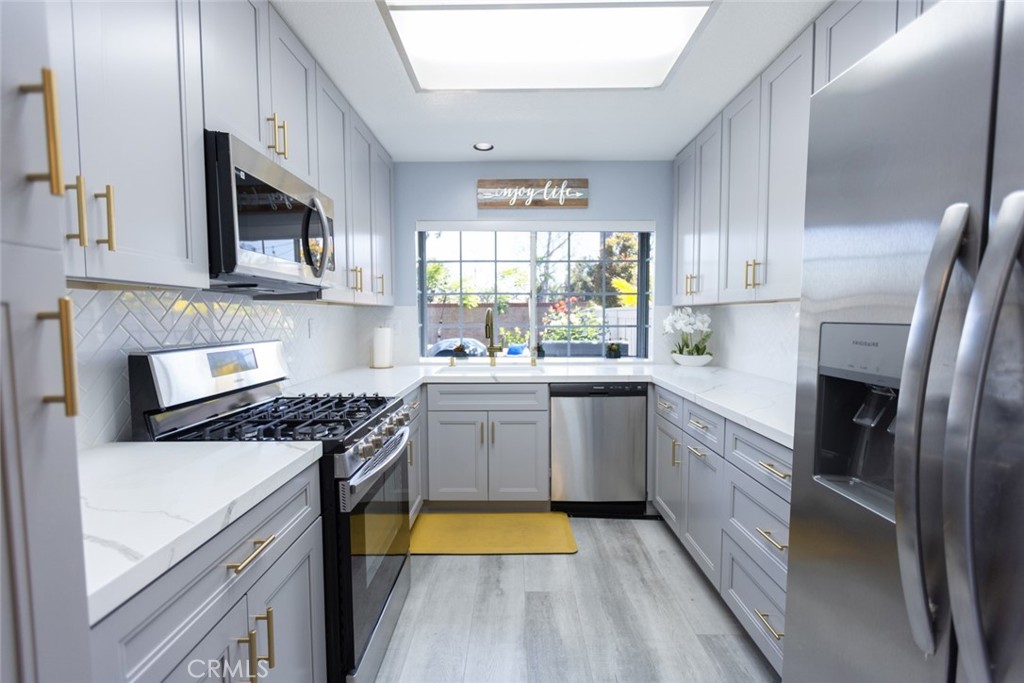 2196 Evergreen Drive