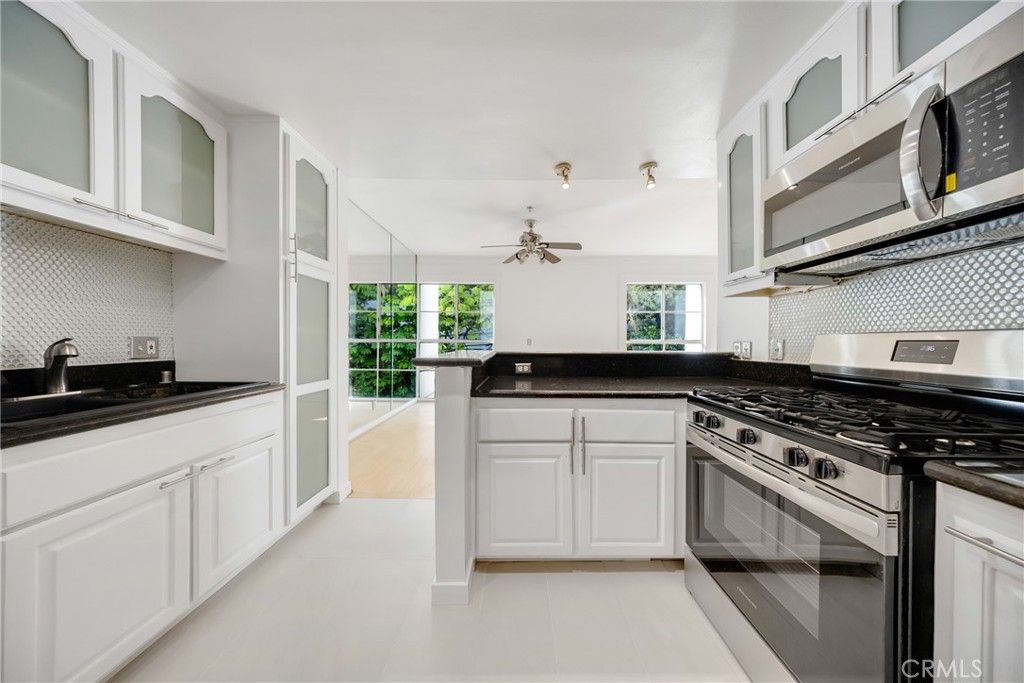 Photo of 1401 S Bentley Avenue #203, Los Angeles, CA 90025 (MLS # BB25236216)