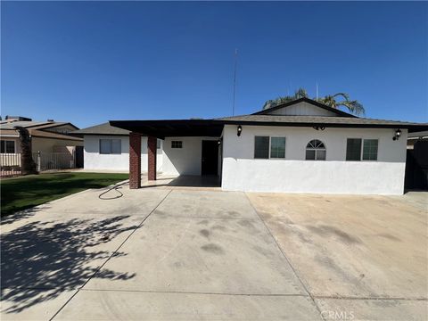 Photo of 903 20th Avenue, Delano, CA 93215 (MLS # NS25195519) Photo of 903 20th Avenue, Delano, CA 93215 (MLS # NS25195519)