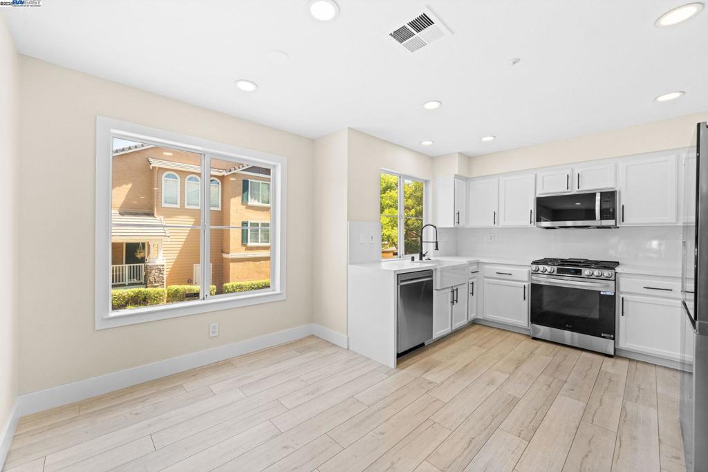 BROOKSIDE - Residential