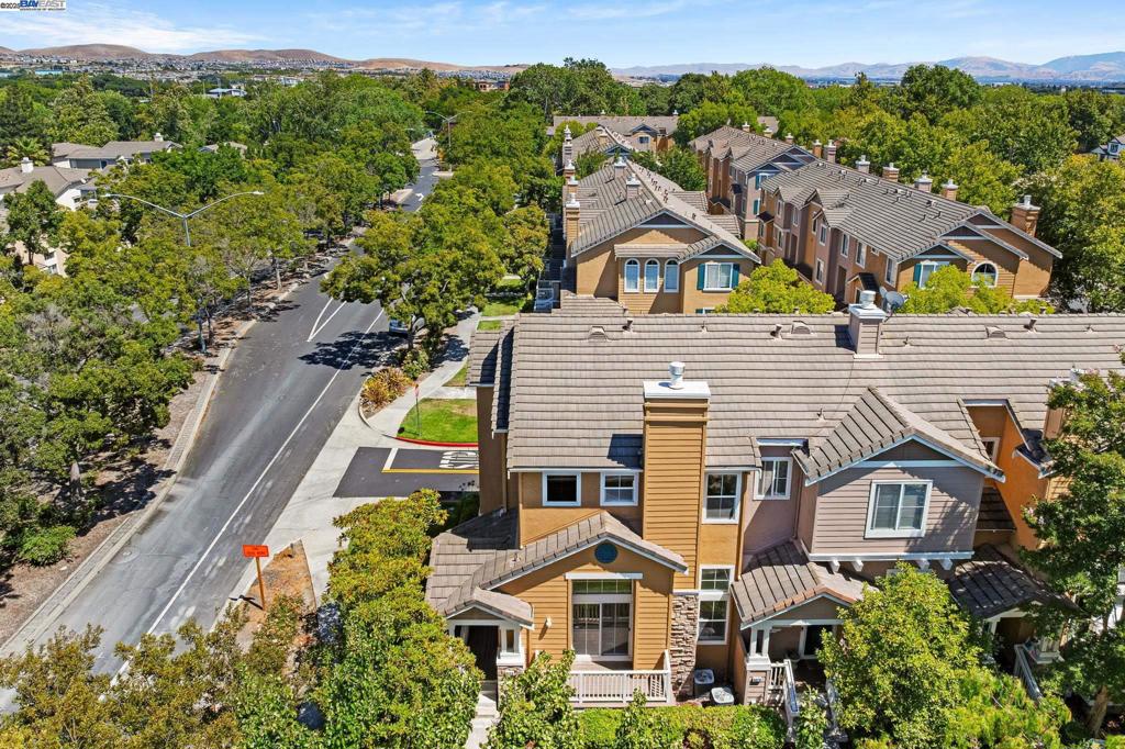 BROOKSIDE - Residential