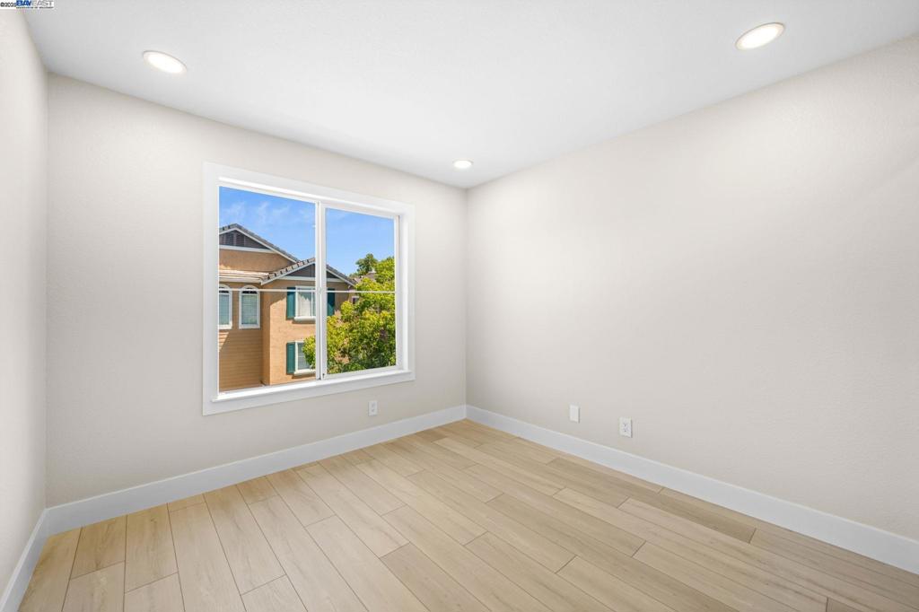 BROOKSIDE - Residential