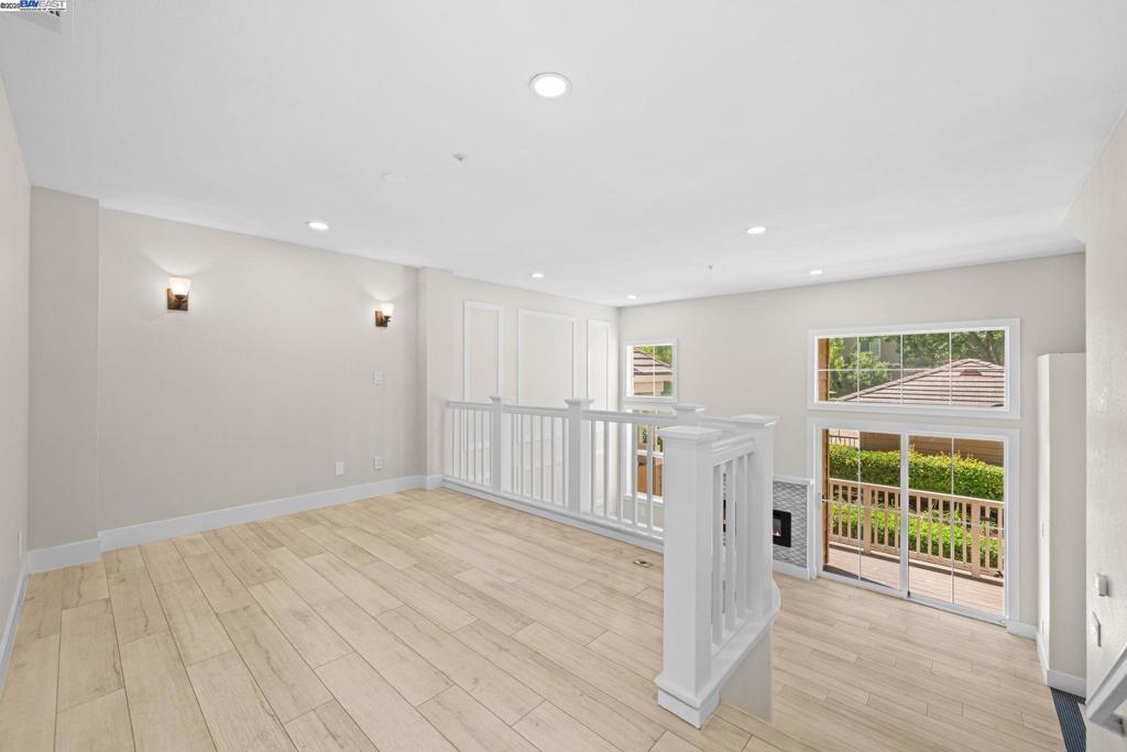 BROOKSIDE - Residential