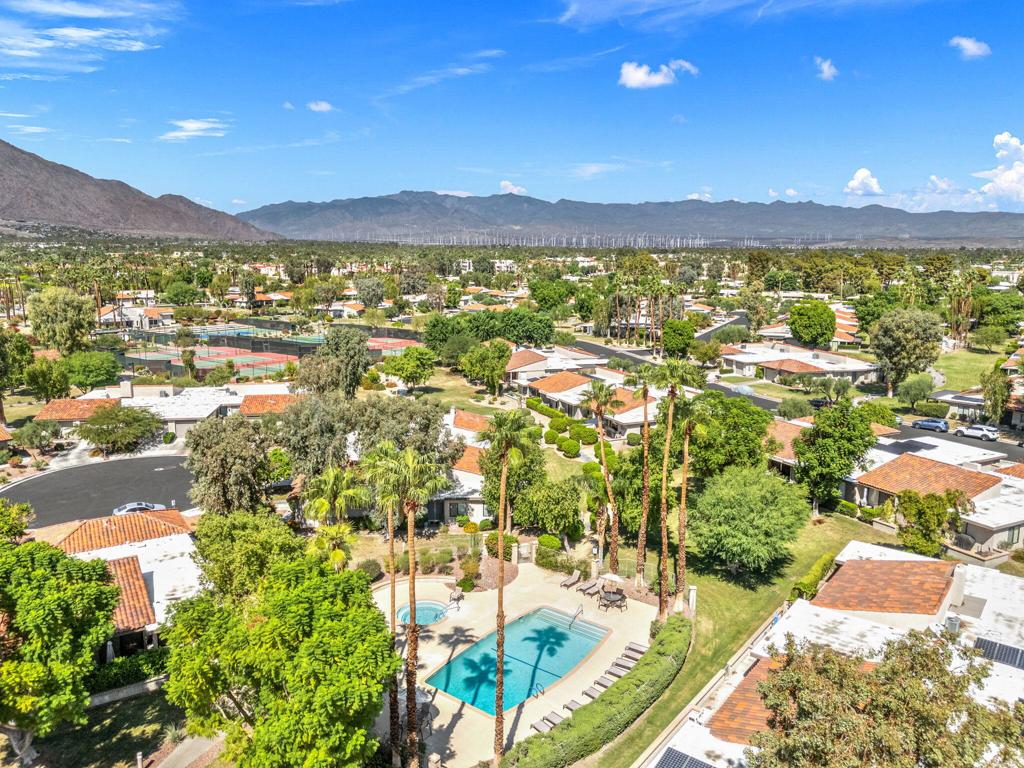 Sunrise Racquet Club - Residential