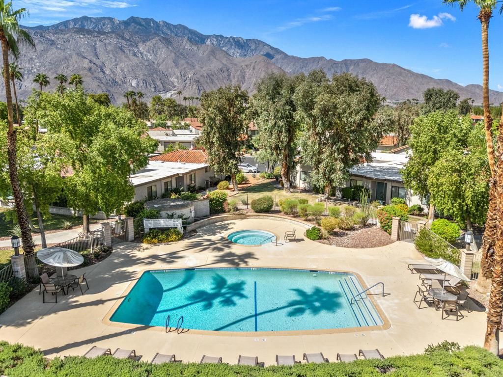Sunrise Racquet Club - Residential