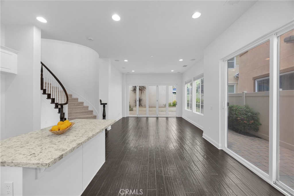 SEACOUNTRY-SENDERO (SENSC) - Residential