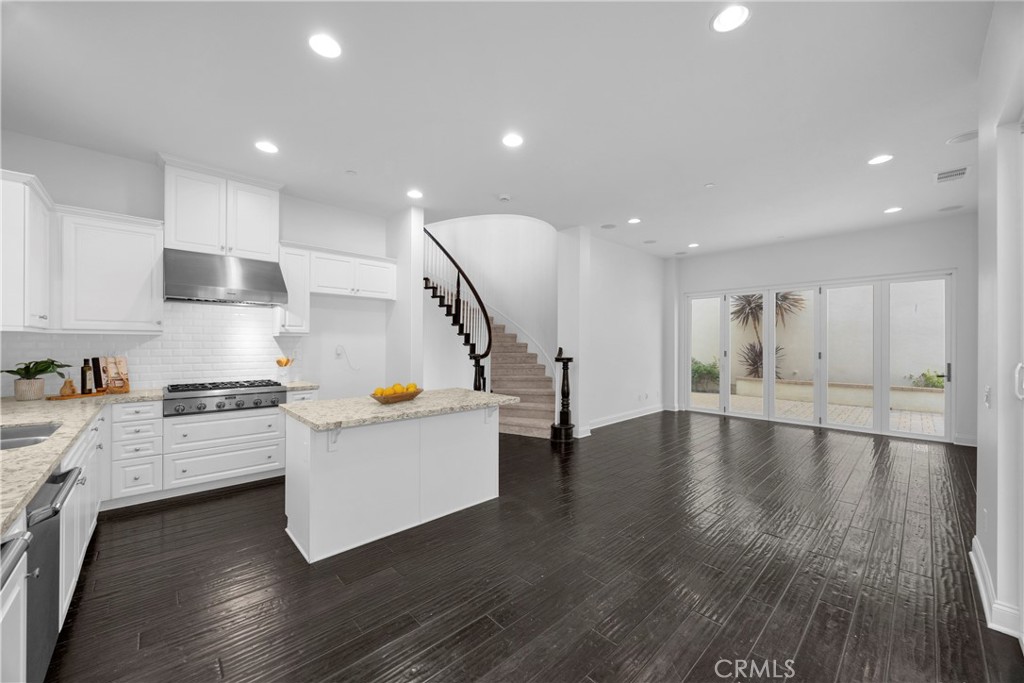 SEACOUNTRY-SENDERO (SENSC) - Residential