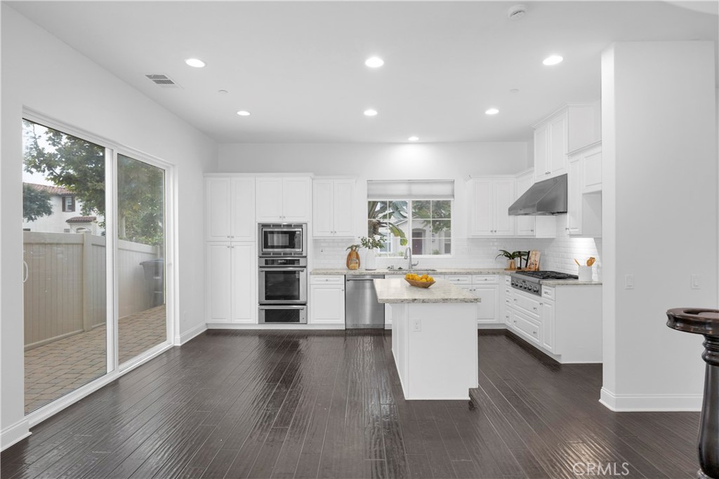 SEACOUNTRY-SENDERO (SENSC) - Residential