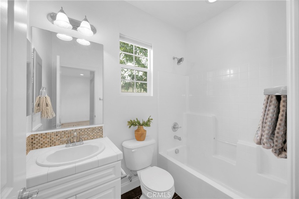SEACOUNTRY-SENDERO (SENSC) - Residential
