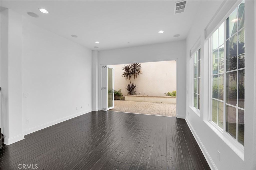SEACOUNTRY-SENDERO (SENSC) - Residential