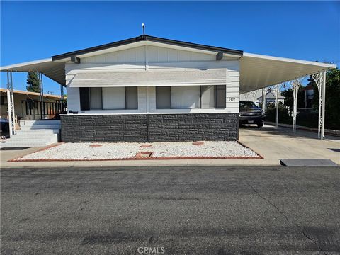 1327 Woodbrook Corona CA 92882