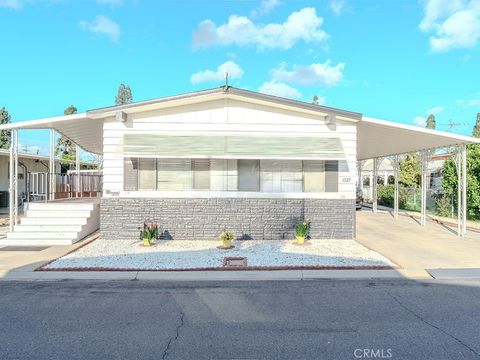 Photo of 1327 Woodbrook, Corona, CA 92882 (MLS # IG25280042)