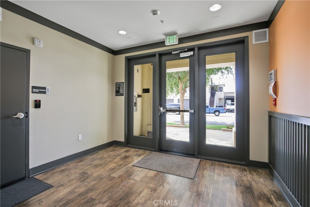 524 S Anaheim Boulevard 5