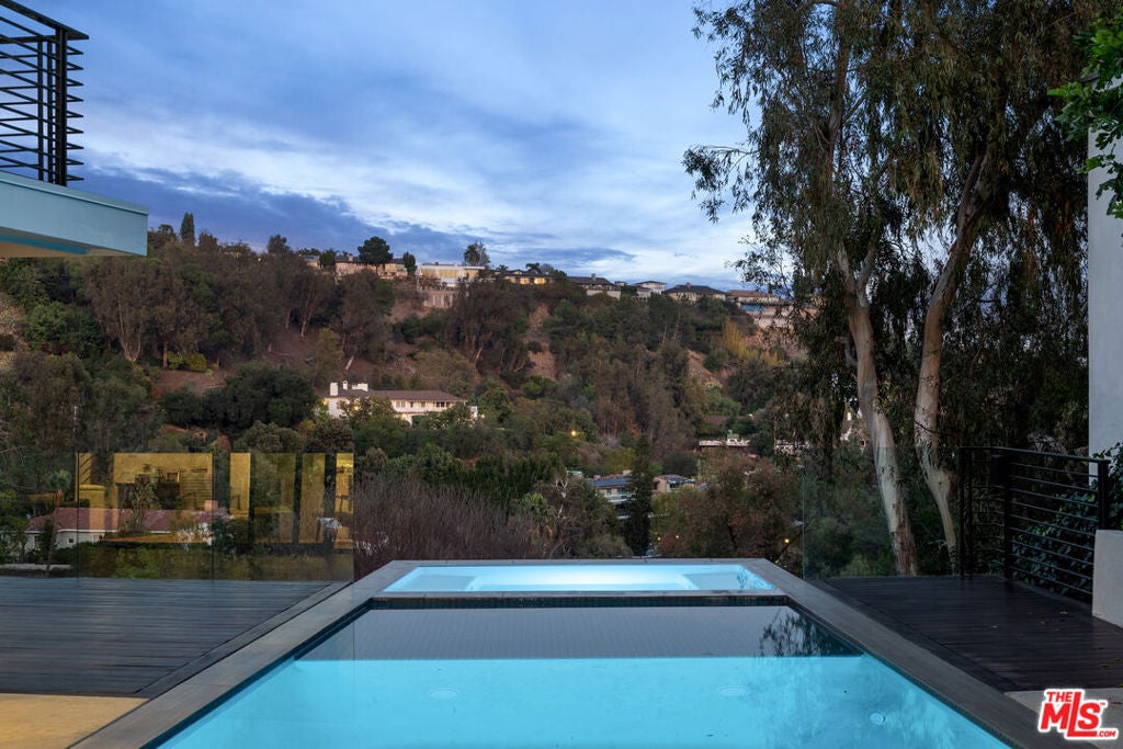 2608 Carman Crest Drive