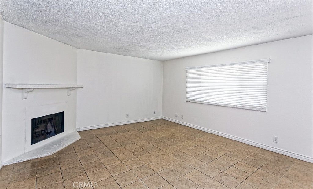 16188 Live Oak