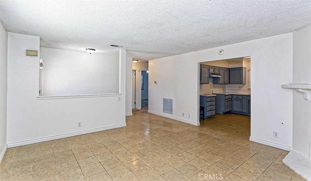 16188 Live Oak