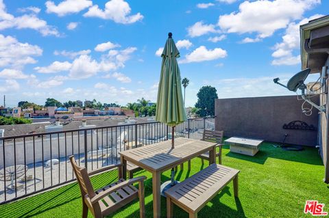 Photo of 1710 Granville Avenue #7, Los Angeles, CA 90025 (MLS # 25612793) Photo of 1710 Granville Avenue #7, Los Angeles, CA 90025 (MLS # 25612793)