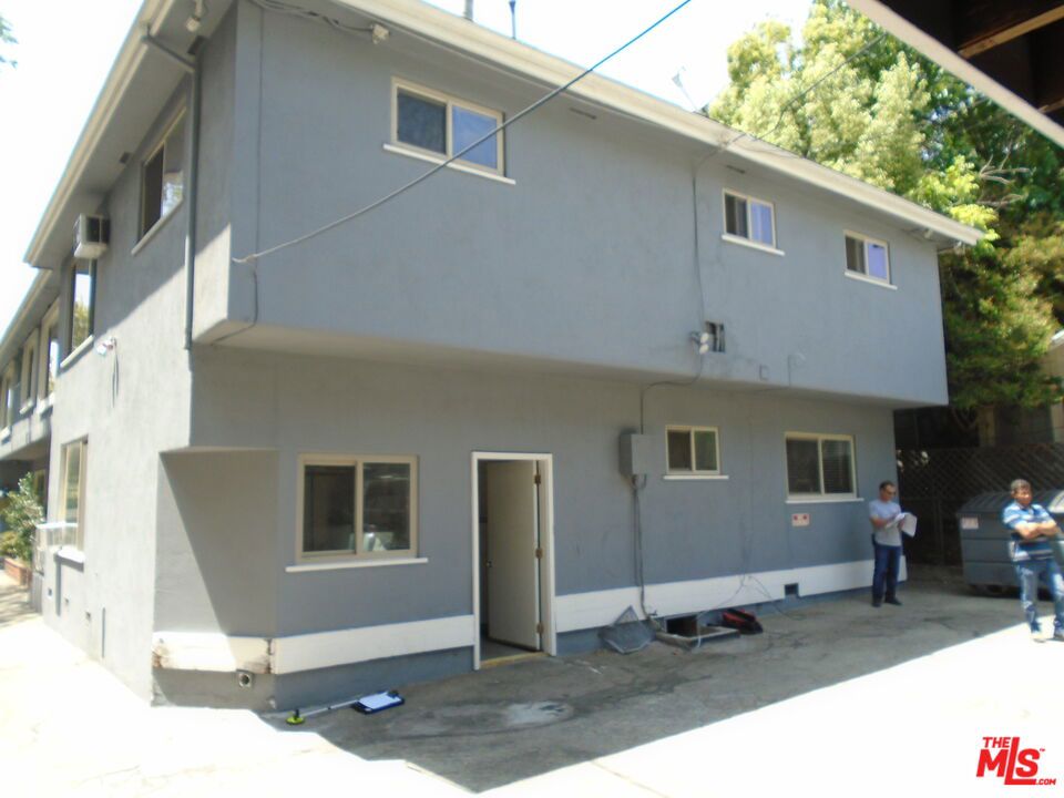 1224 N Fairfax Avenue