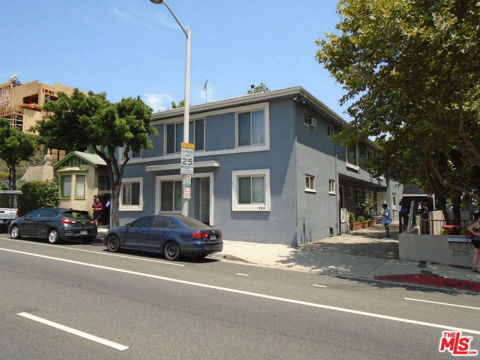 1224 N Fairfax Avenue