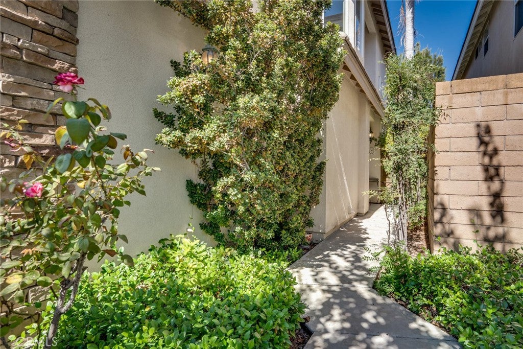 1101 Davis Way