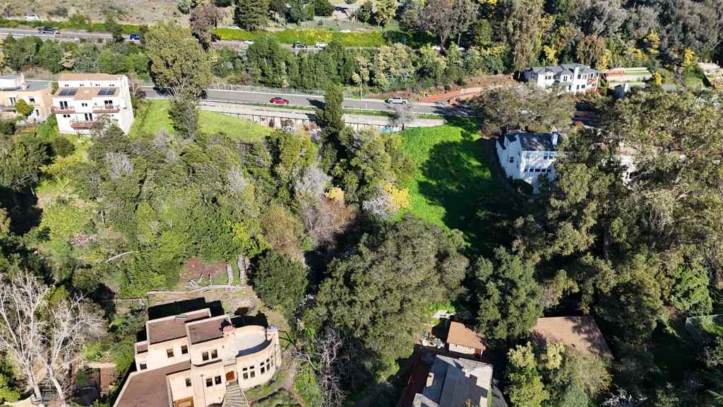 3257 Monterey Blvd.