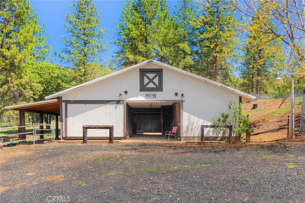 5735 Lunt Rd.