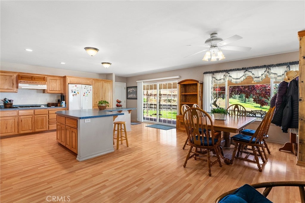 5735 Lunt Rd.