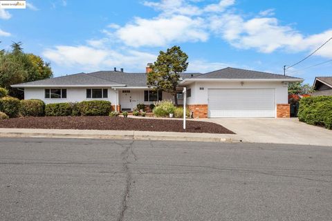 Photo of 1834 Skyview Dr Dr, San Leandro, CA 94577 (MLS # 41110836) Photo of 1834 Skyview Dr Dr, San Leandro, CA 94577 (MLS # 41110836)